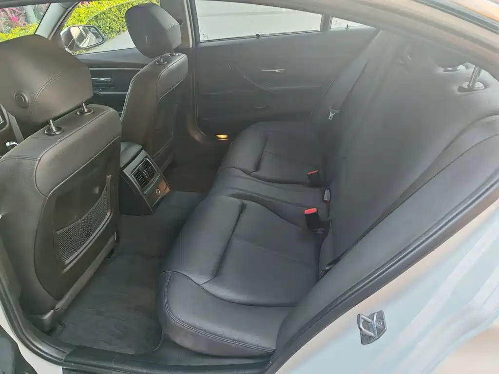 BMW 3 Series — миниатюра 6