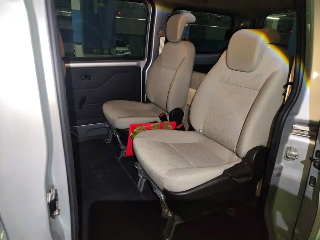 Wuling Hongguang V — миниатюра 15
