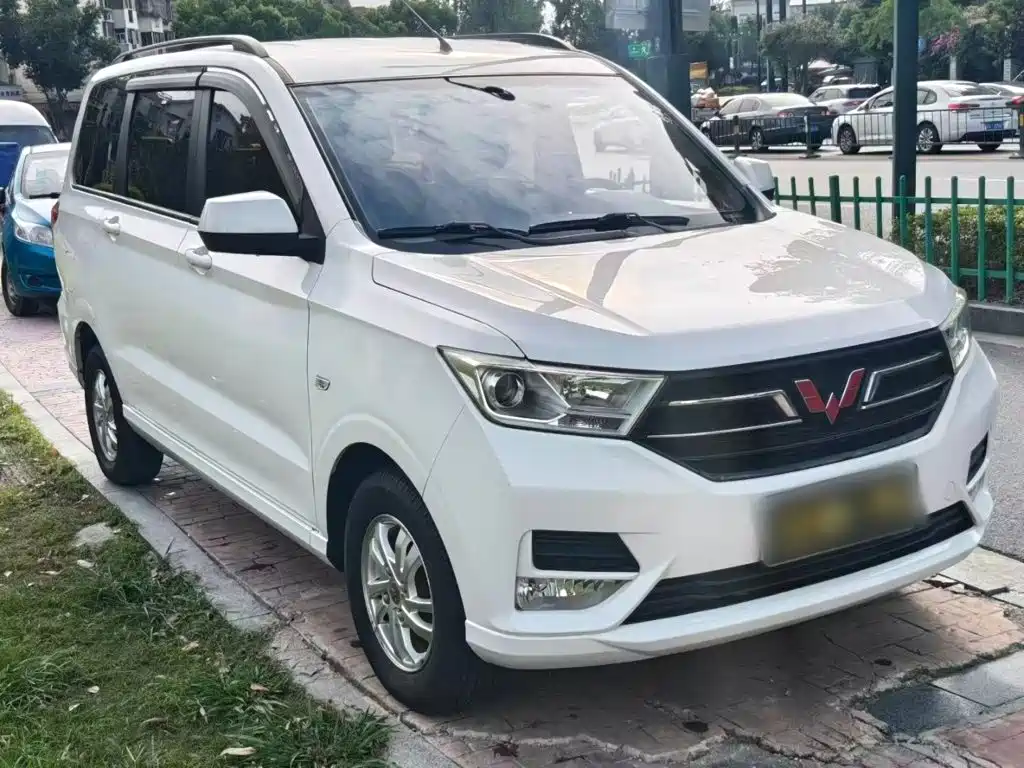 Wuling Hongguang — миниатюра 4
