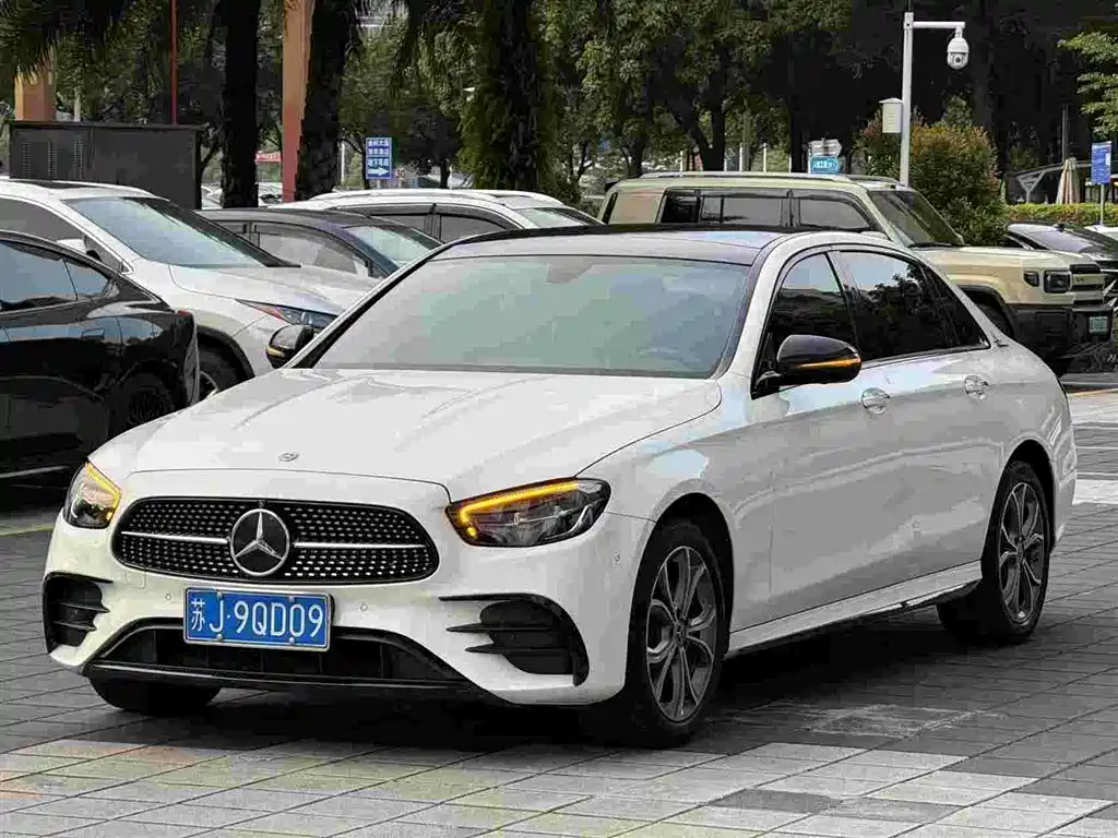 Mercedes-Benz E-Class — миниатюра 2