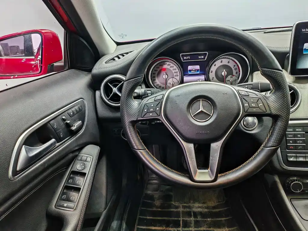 Mercedes-Benz GLA — миниатюра 9