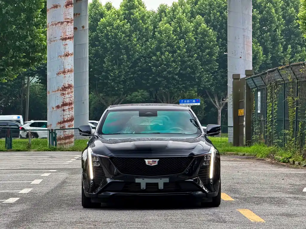 Cadillac CT5 — миниатюра 2