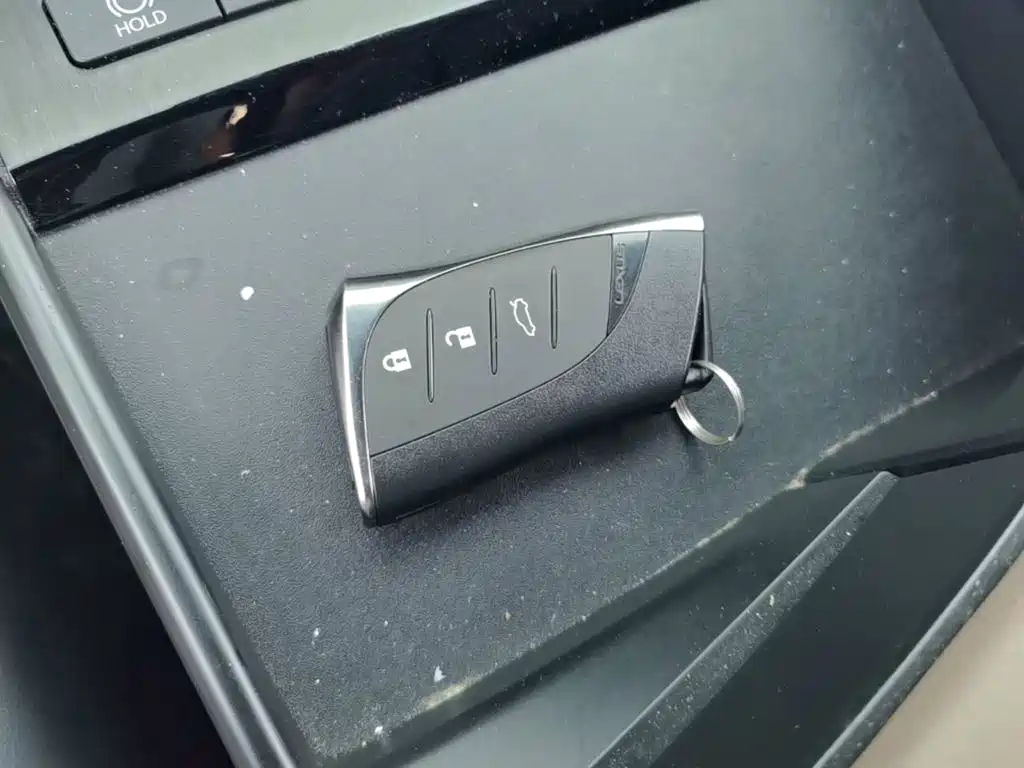 Lexus ES — миниатюра 9