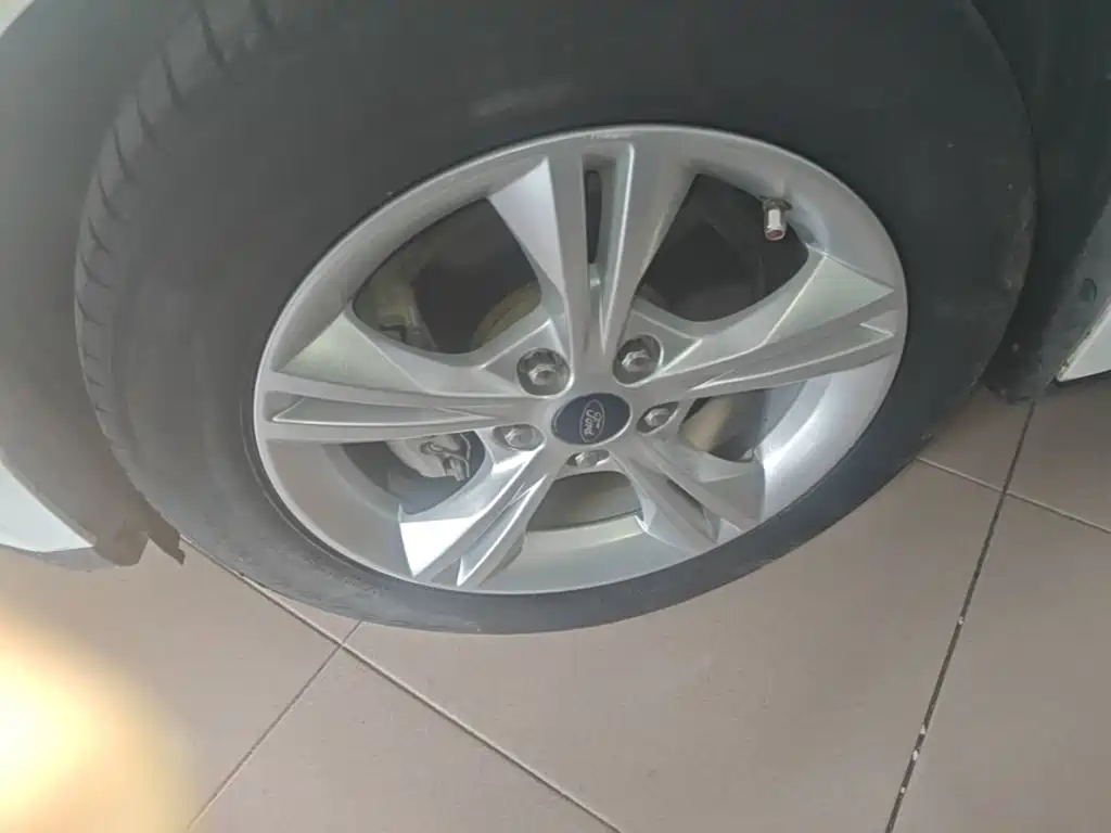 Ford Focus — миниатюра 23