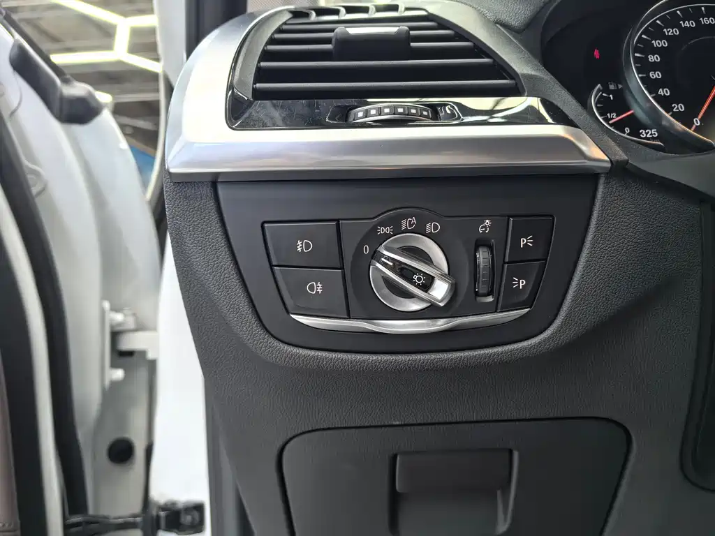 BMW X3 — миниатюра 15