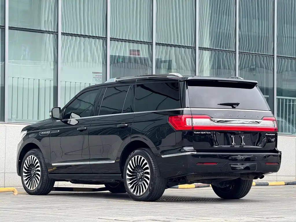 Lincoln Navigator — миниатюра 4