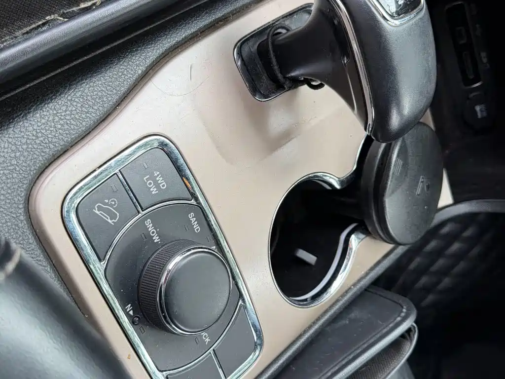 Jeep Grand Cherokee (Import) — миниатюра 9