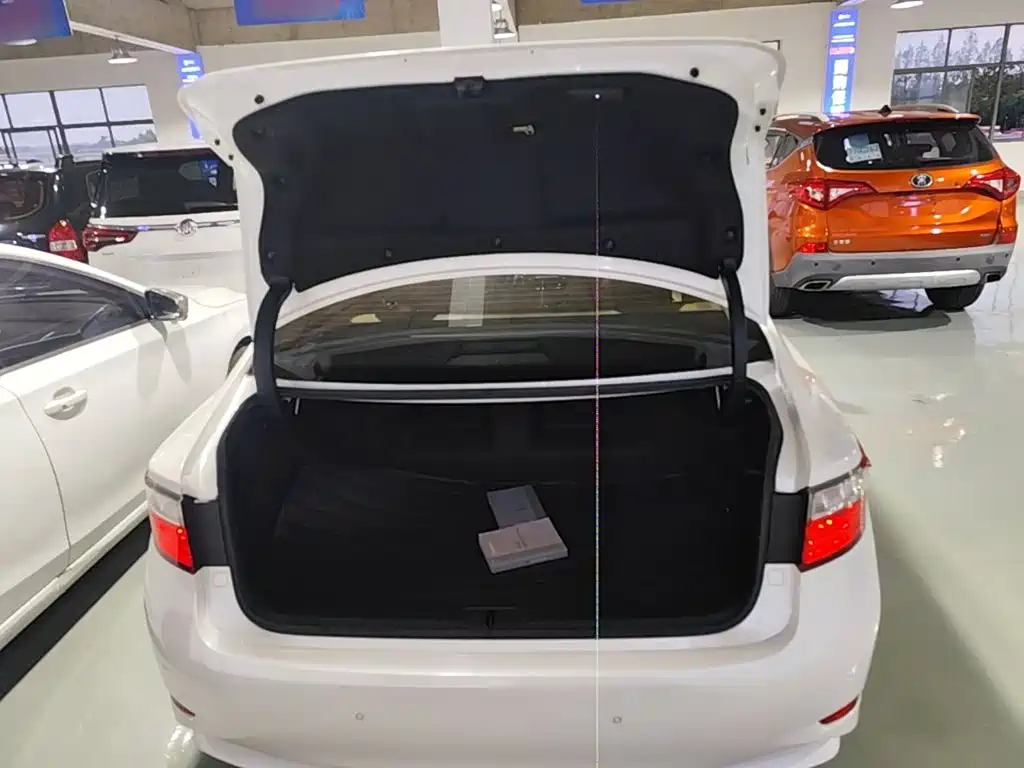Lexus ES — миниатюра 19
