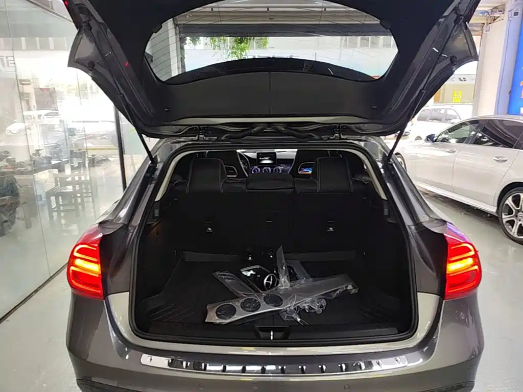 Mercedes-Benz GLA — миниатюра 19