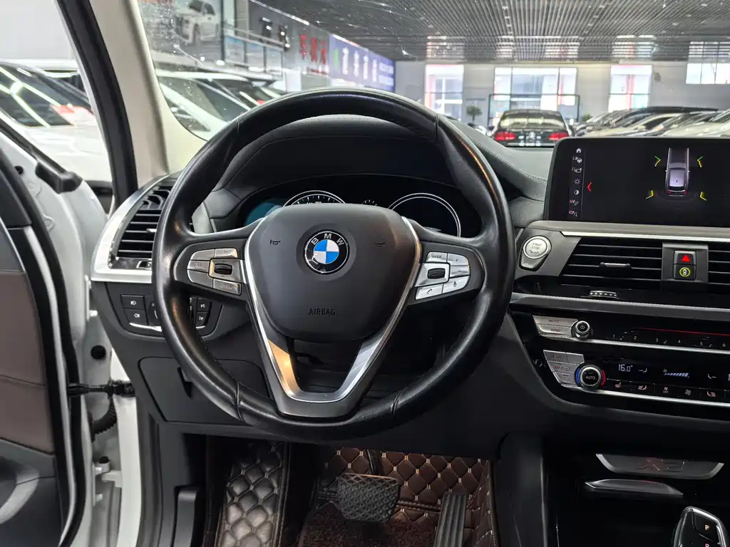 BMW X3 — миниатюра 10