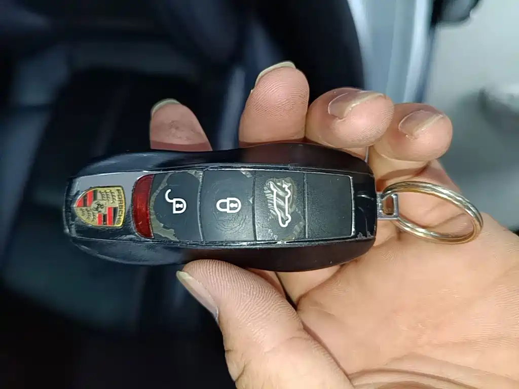 Porsche Cayenne — миниатюра 9