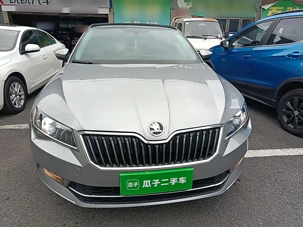 Skoda Superb — миниатюра 3