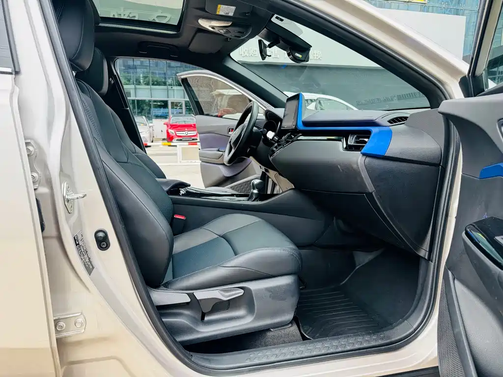 Toyota C-HR — миниатюра 7