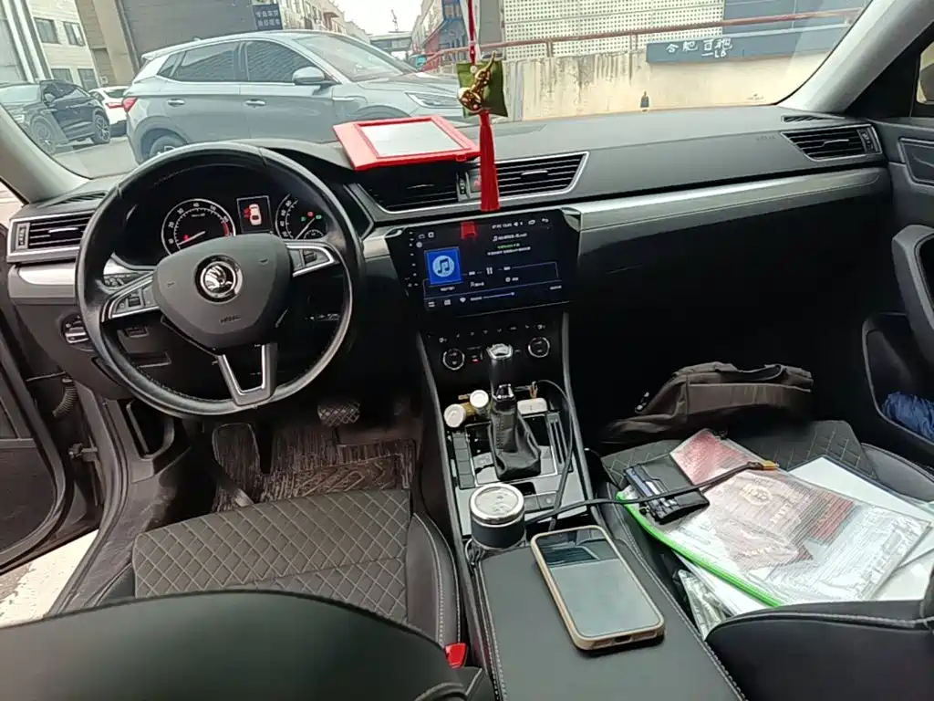 Skoda Superb — миниатюра 10