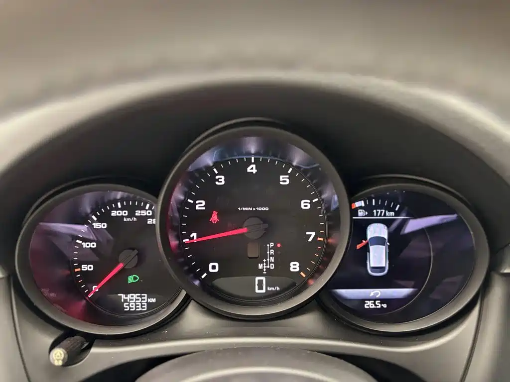 Porsche Macan — миниатюра 17