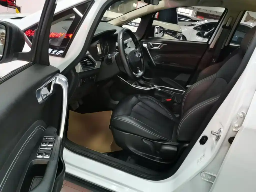 Geely Vision X3 — миниатюра 15