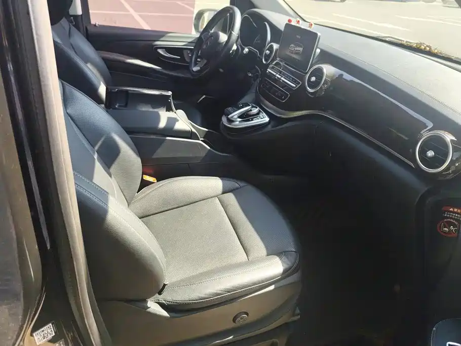 Mercedes-Benz V-Class — миниатюра 8