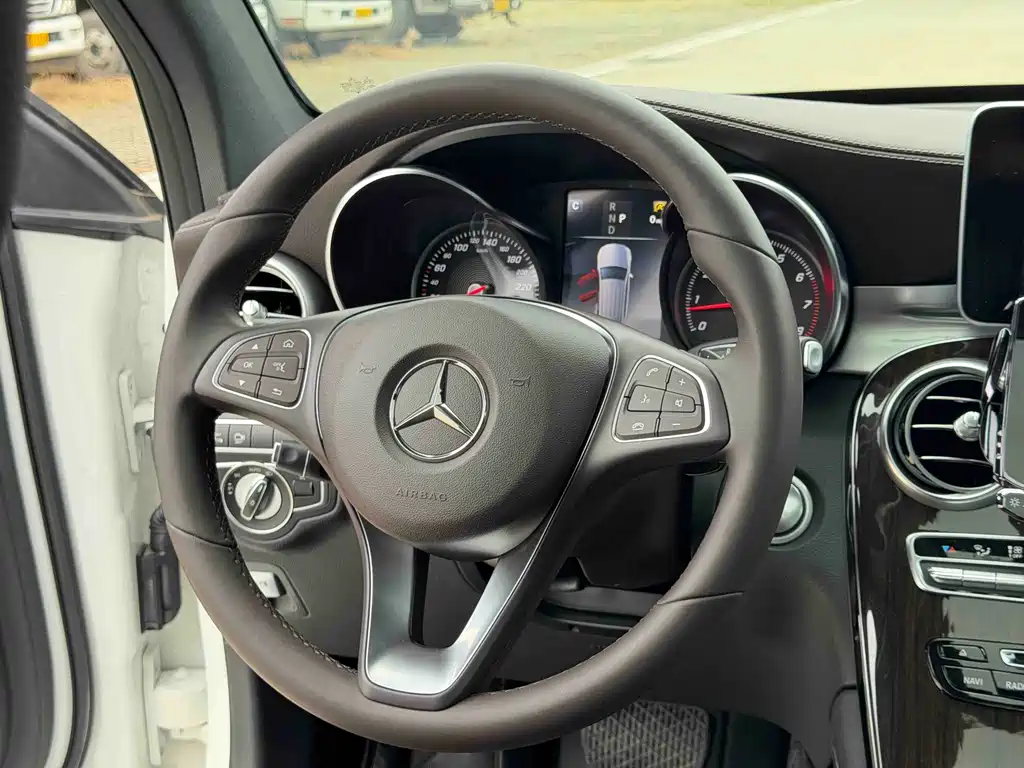 Mercedes-Benz GLC — миниатюра 13