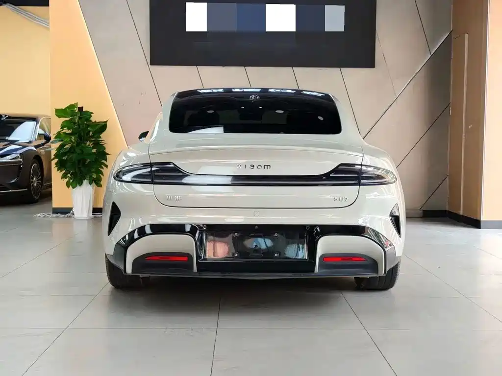 Xiaomi SU7 — миниатюра 8
