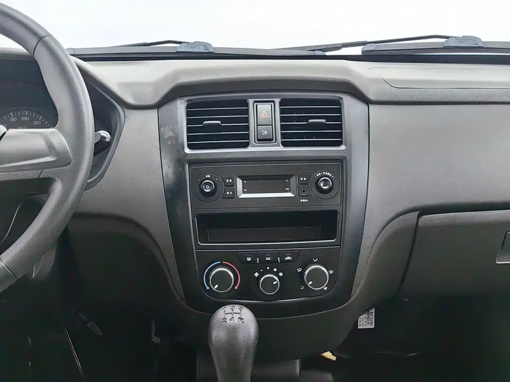 Wuling Rongguang — миниатюра 12