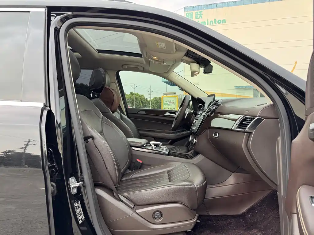 Mercedes-Benz GLS — миниатюра 17