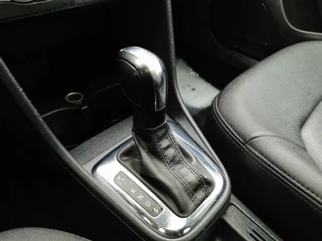Volkswagen Jetta — миниатюра 13