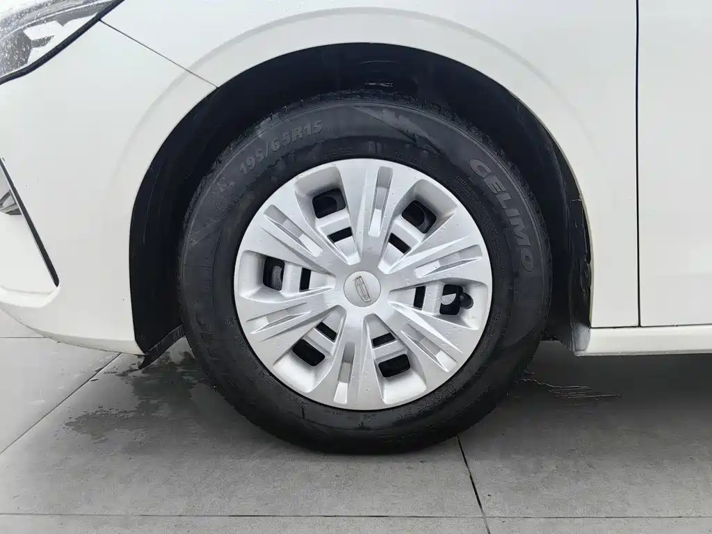 Geely Emgrand — миниатюра 17