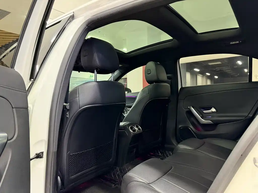 Mercedes-Benz A-Class — миниатюра 6