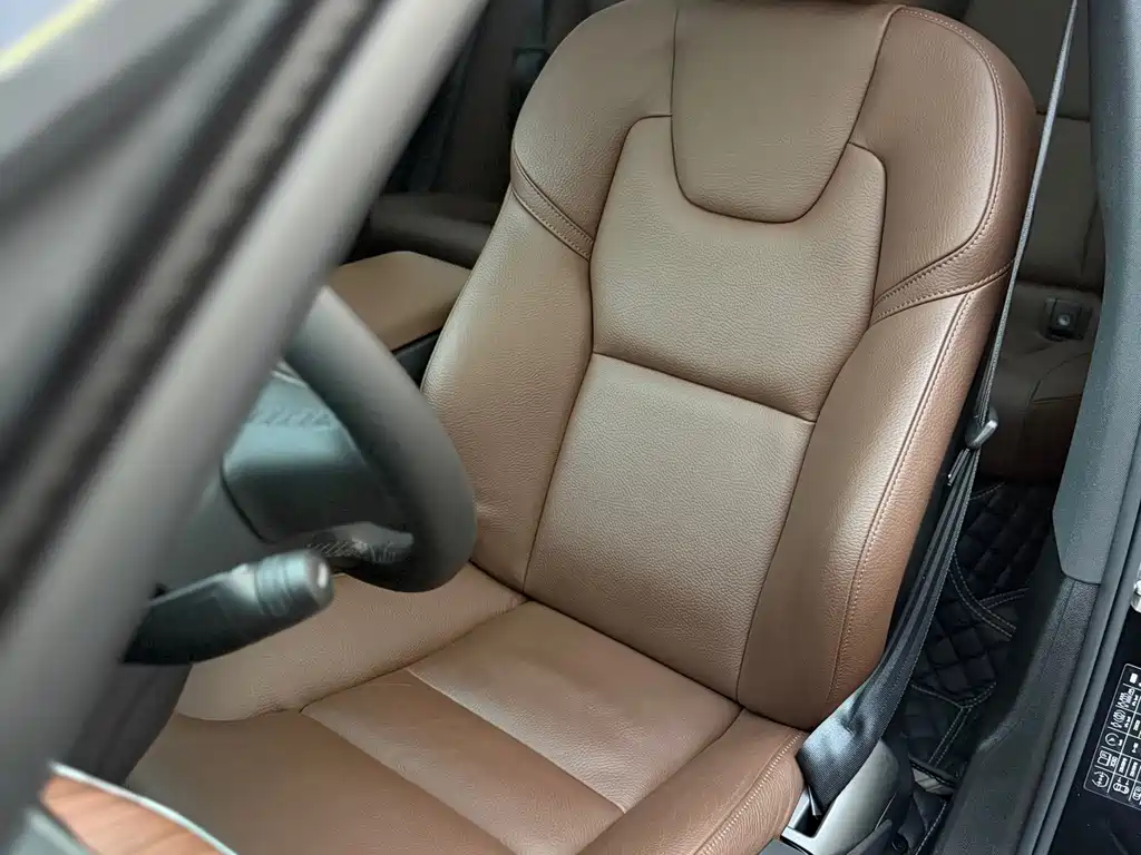 Volvo XC60 — миниатюра 13