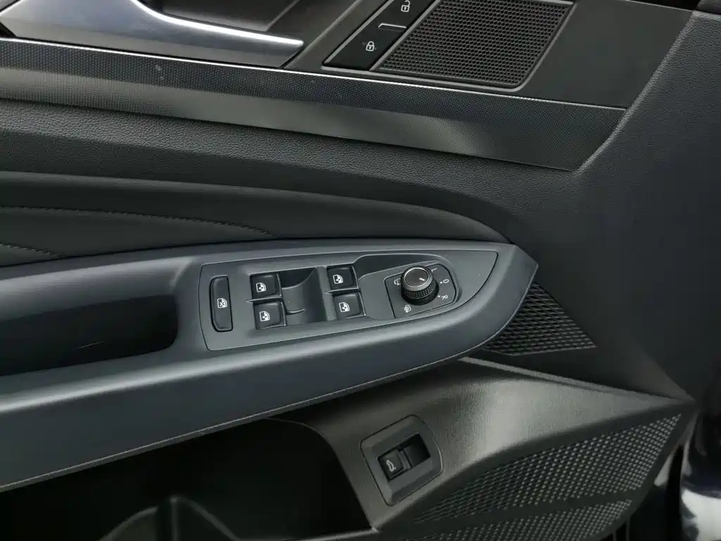 Volkswagen Passat — миниатюра 9
