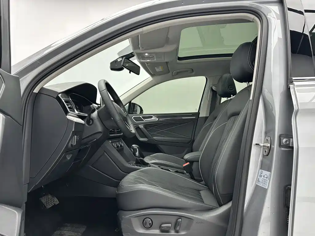 Volkswagen Tiguan L L 2023 280TSI AT