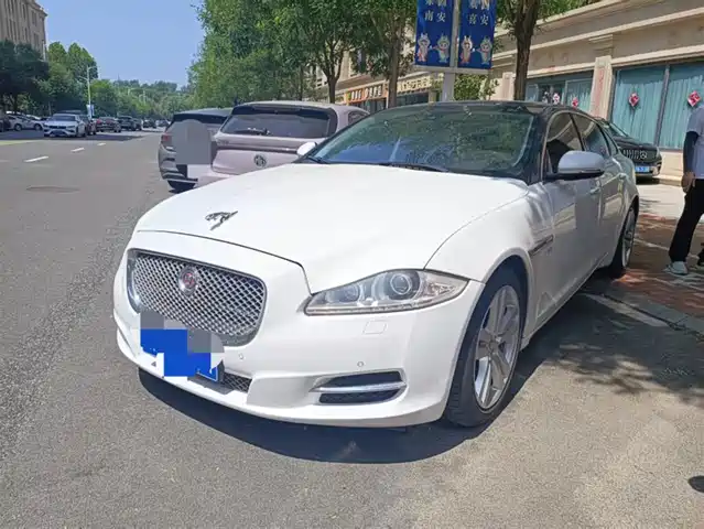 2014 Jaguar XJ