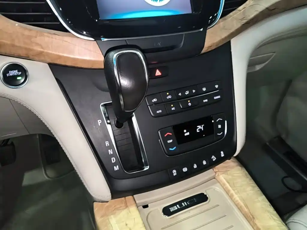 Buick GL8 — миниатюра 14