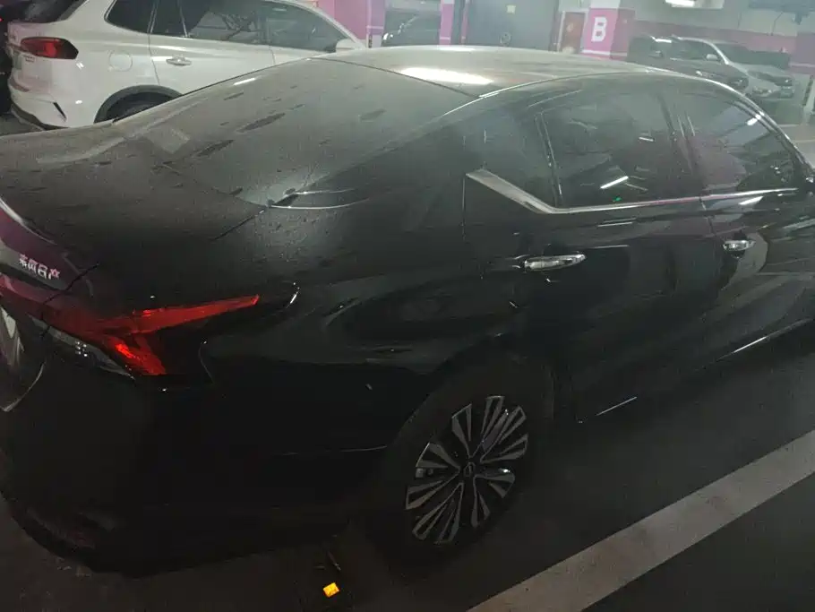 Nissan Teana — миниатюра 3
