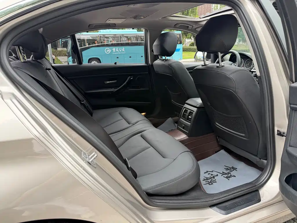 BMW 3 Series — миниатюра 7