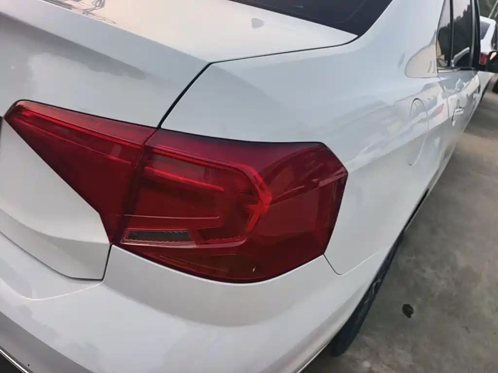 Volkswagen Jetta — миниатюра 8