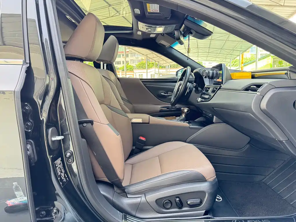Lexus ES — миниатюра 10