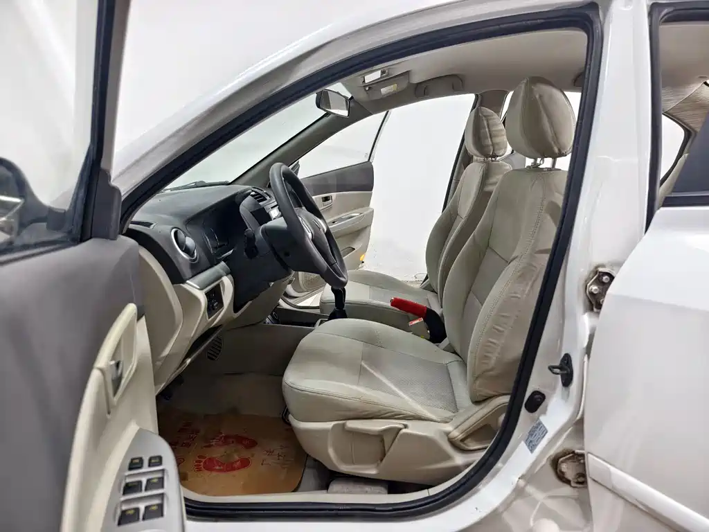 Changan V5 — миниатюра 10