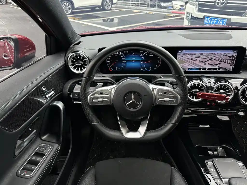 Mercedes-Benz A-Class — миниатюра 6