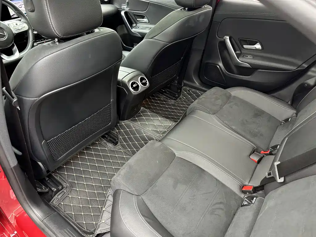 Mercedes-Benz A-Class — миниатюра 11