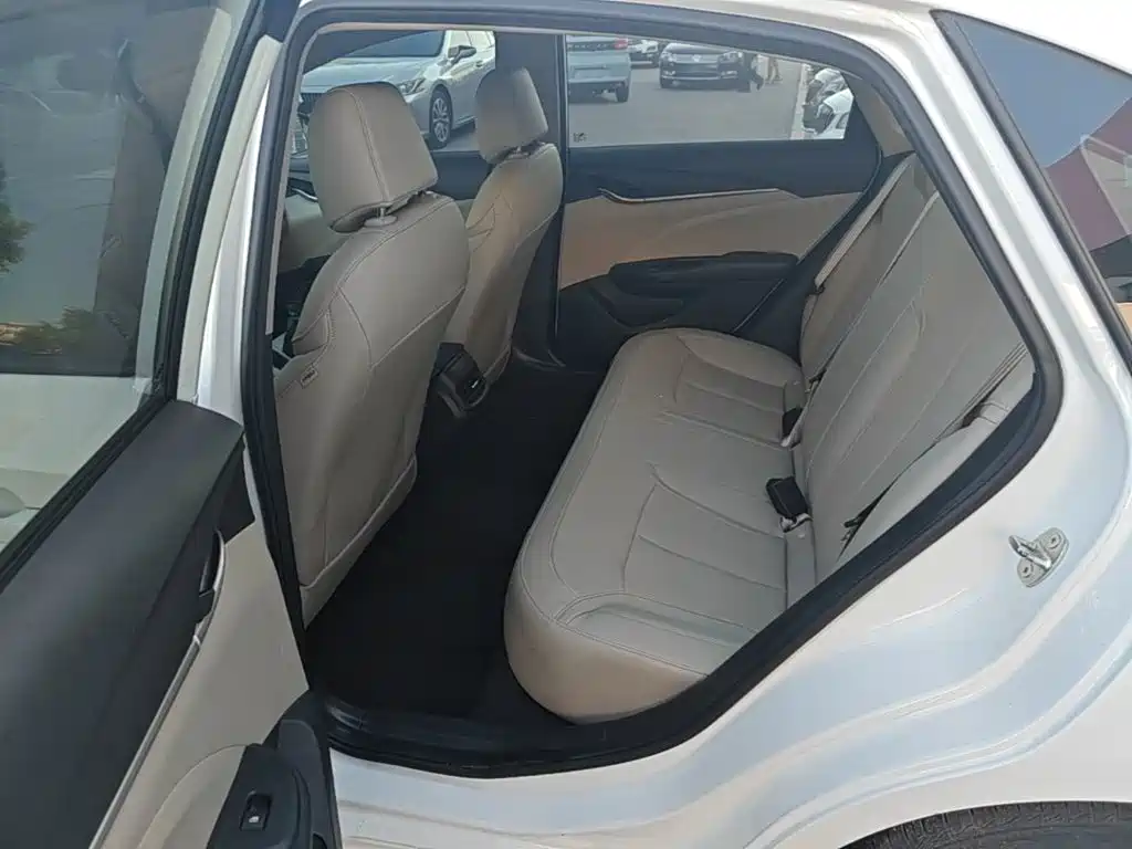 Buick Excelle — миниатюра 17