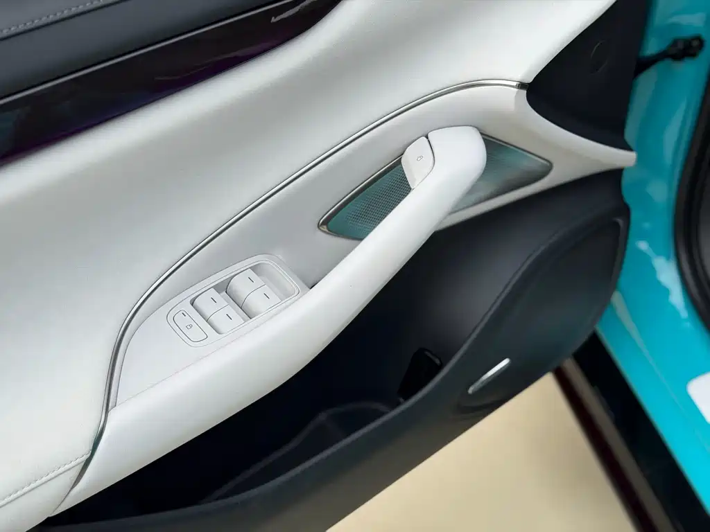 Xiaomi SU7 — миниатюра 13