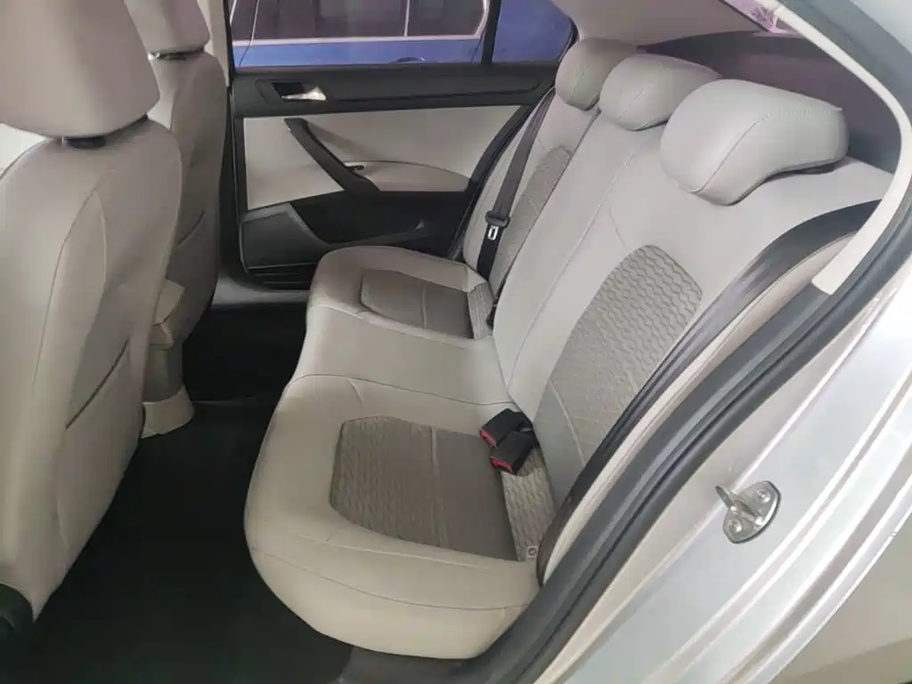 Skoda Rapid — миниатюра 17