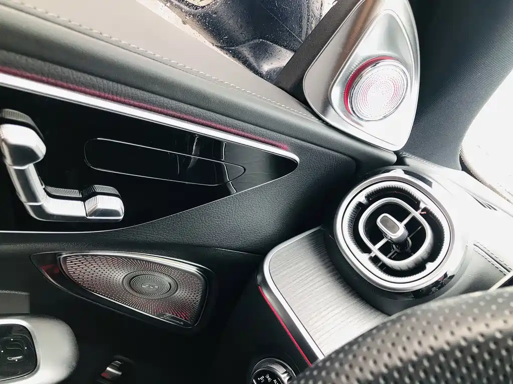 Mercedes-Benz C-Class — миниатюра 12
