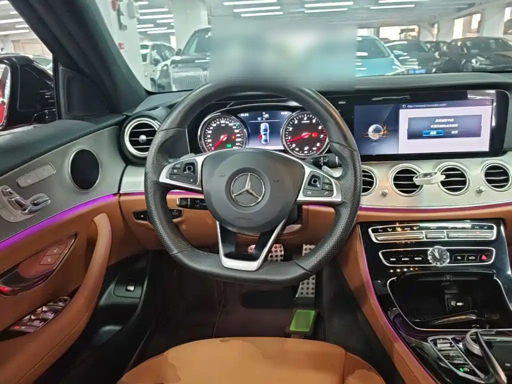Mercedes-Benz E-Class — миниатюра 11