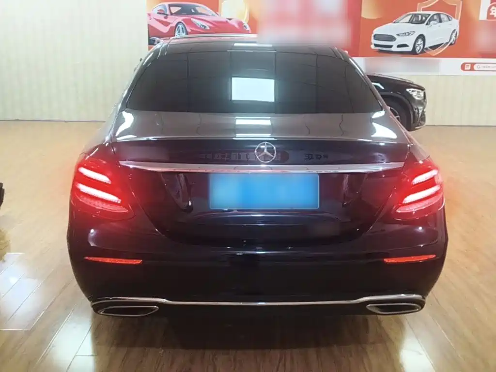 Mercedes-Benz E-Class — миниатюра 6