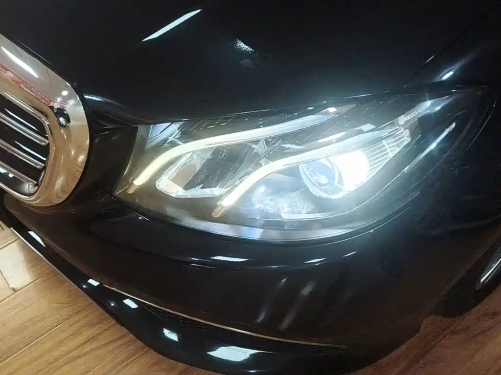 Mercedes-Benz E-Class — миниатюра 24