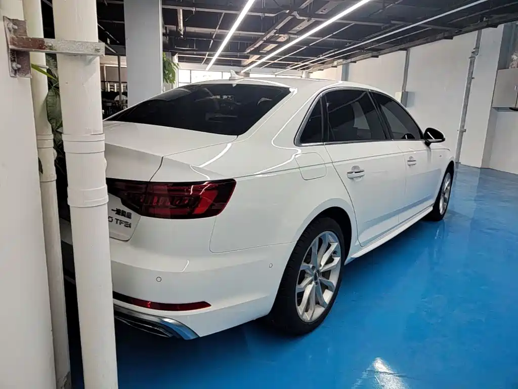 Audi A4L 2019 40 TFSI Fashion VI