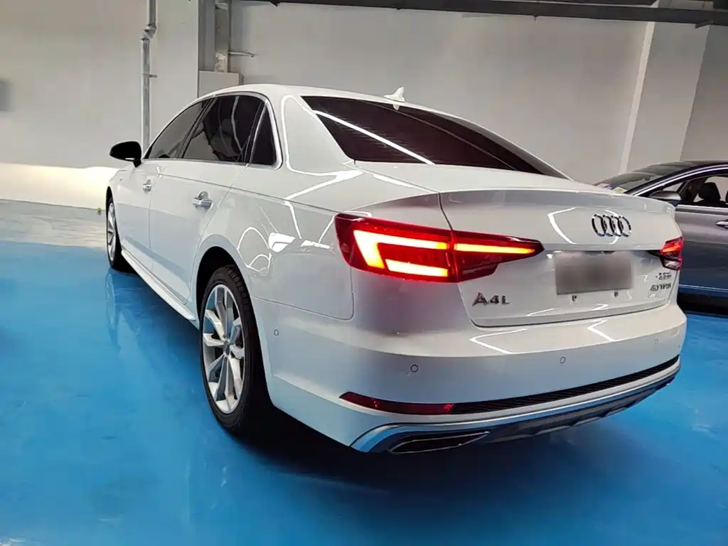 Audi A4L 2019 40 TFSI Fashion VI