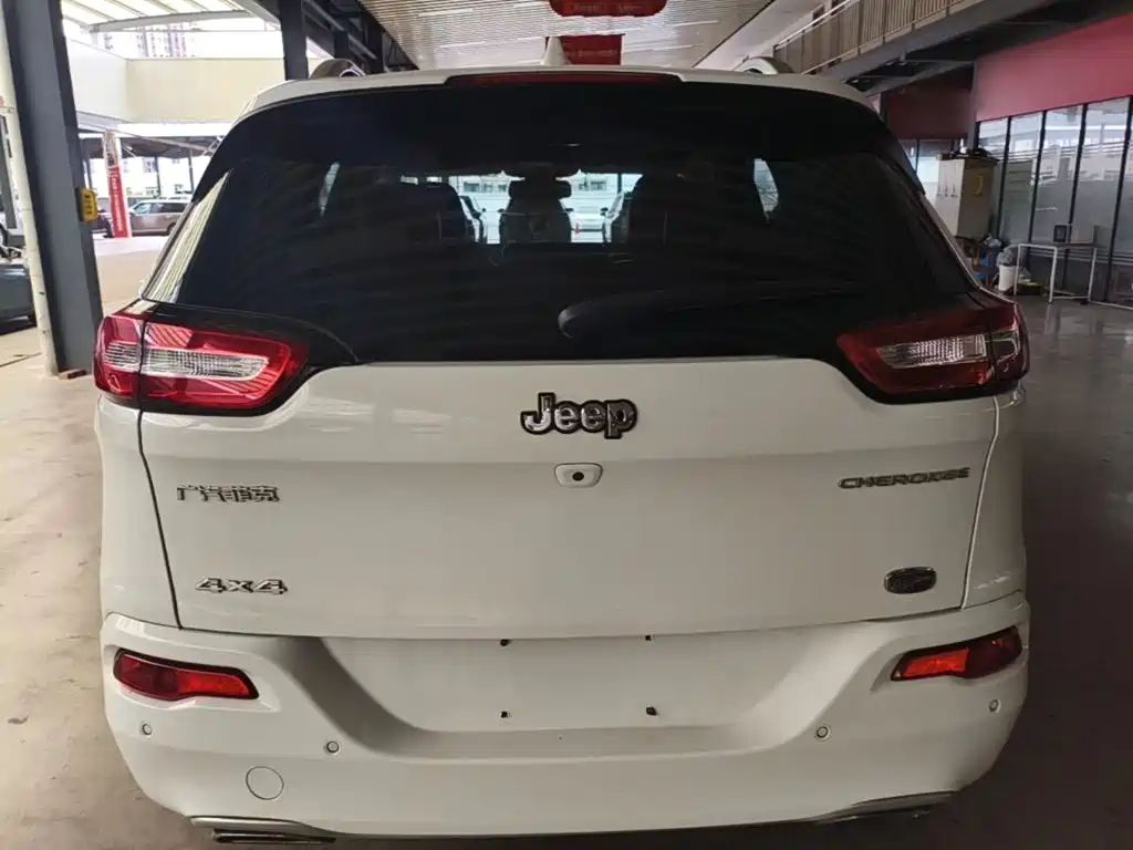Jeep Cherokee — миниатюра 6